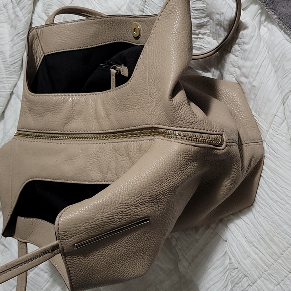 Vince  Camuto purse - Picture 8 of 13